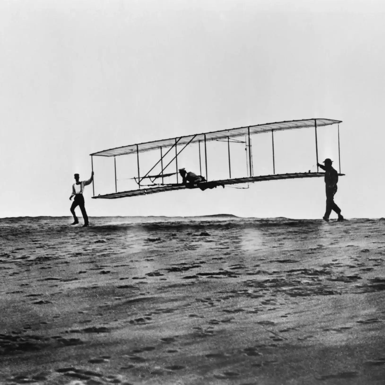 Leģendārie piloti, kas mainīja aviācijas vēsturi